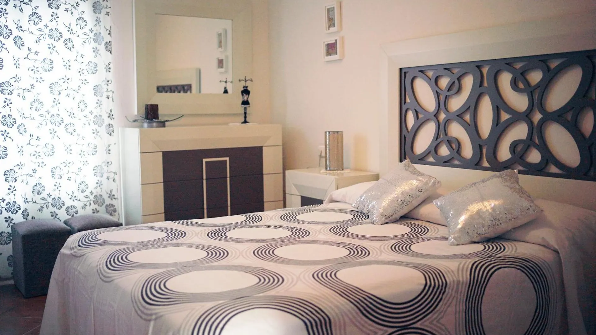 Precioso Apartamento A Pie De Playa En La Nueva Milla De Oro Entre Estepona Y Marbella 0*,