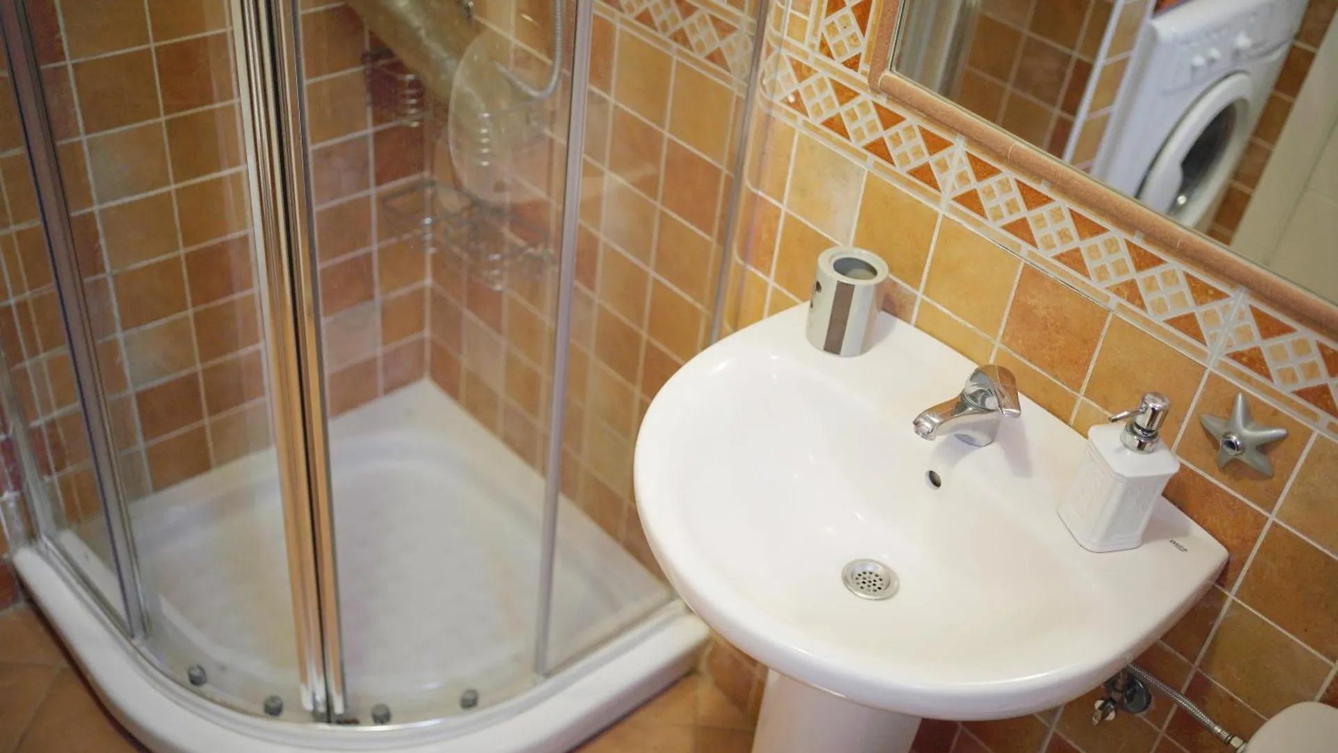 Precioso Apartamento A Pie De Playa En La Nueva Milla De Oro Entre Estepona Y Marbella 0*,
